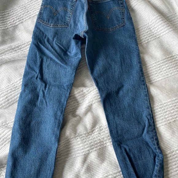 Levi’s® Wedgie High Waist Crop Straight Leg Jeans - Picture 4 of 4